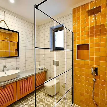 Ξενοδοχείο με διαμερίσματα Bliss Loft 4*