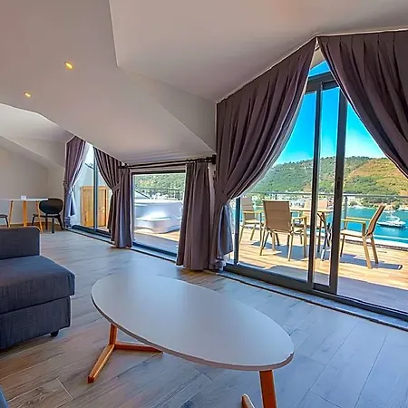 Bliss Loft Φετιγιέ