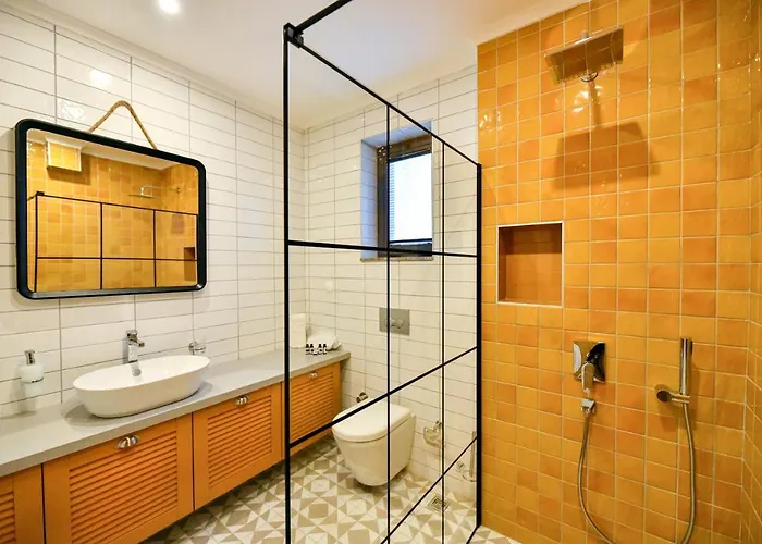 Bliss Loft Aparthotel 4*