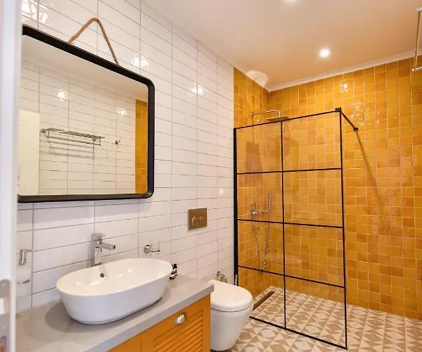 Bliss Loft Aparthotel 4*