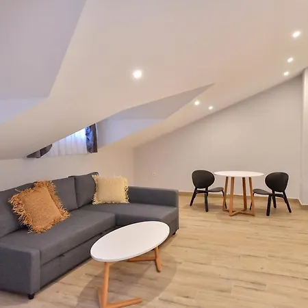Bliss Loft Aparthotel 4*